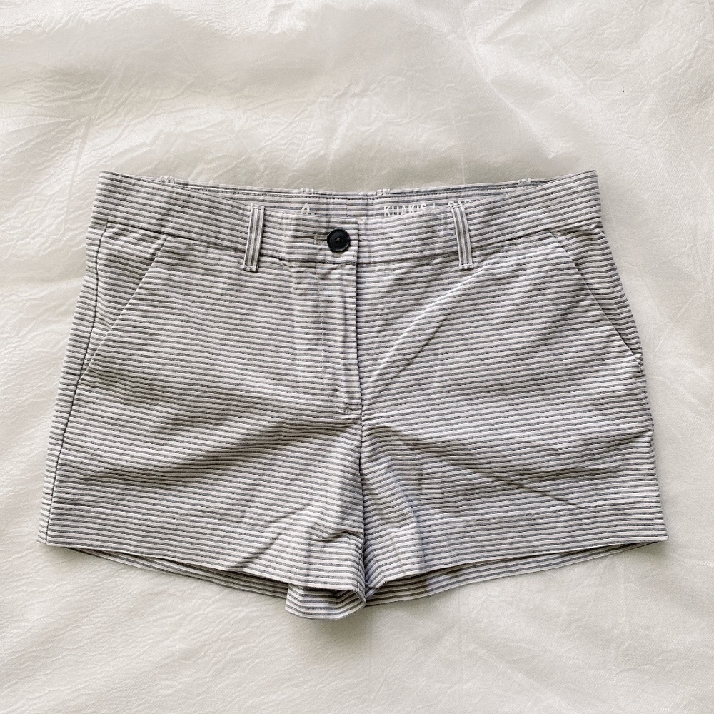 Gap Gray White Strip Khaki Summer Shorts